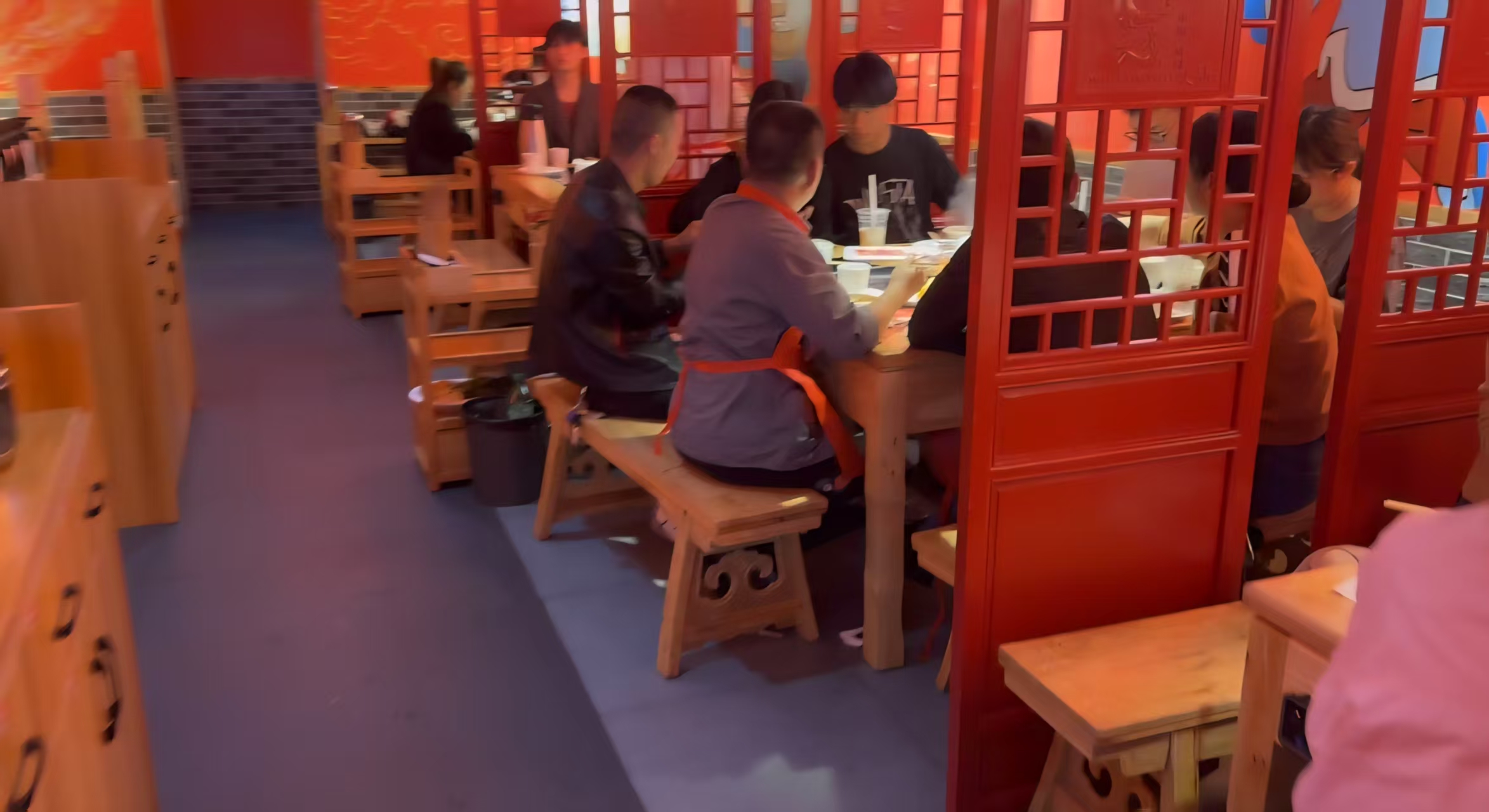 好运转（火锅店转让）海宁市区豪装火锅店转让  高峰期能做2万＋  
