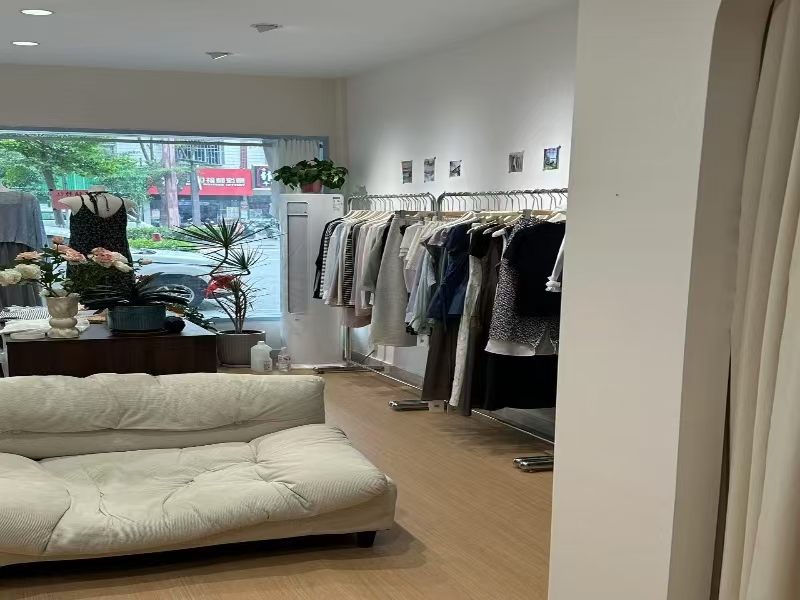 好运转（534）桐乡乌镇秀溪路女装店转让