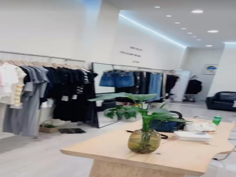 好运转（SZ服装店）平湖市人民西路服装店0.2万转让