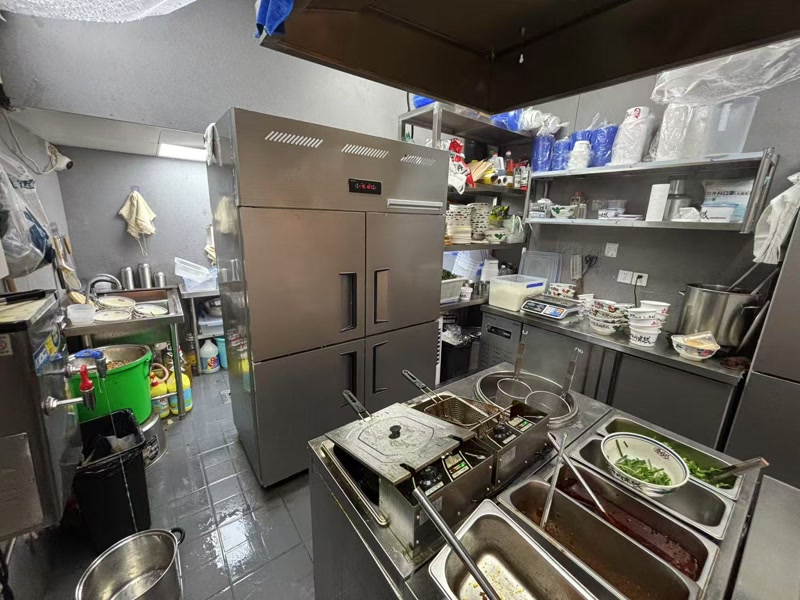 好运转（乔杉杉生烫牛肉米线）平湖市县后底营业额5000网红小吃店转让
