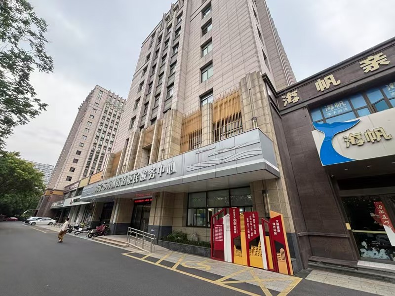 好运转（易购超市）海宁市海昌南路艾扉酒店门口带口粮证超市出租