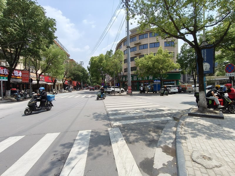 好运转（一品麻辣烫）濮院齐宏路联越路十字路口小吃店转让