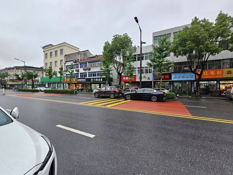 好运转（阿宽黄牛羊火锅）主街十字路口旁纯一层135㎡火锅店转让