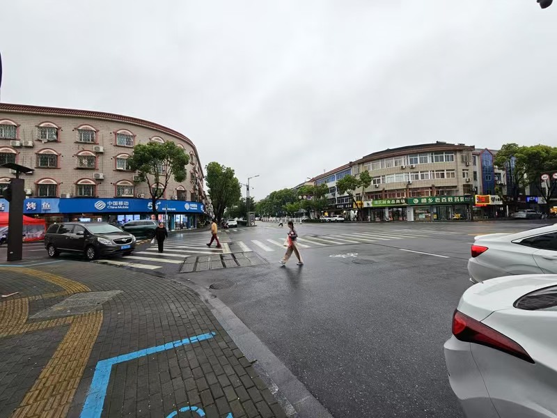 好运转（阿宽黄牛羊火锅）主街十字路口旁纯一层135㎡火锅店转让
