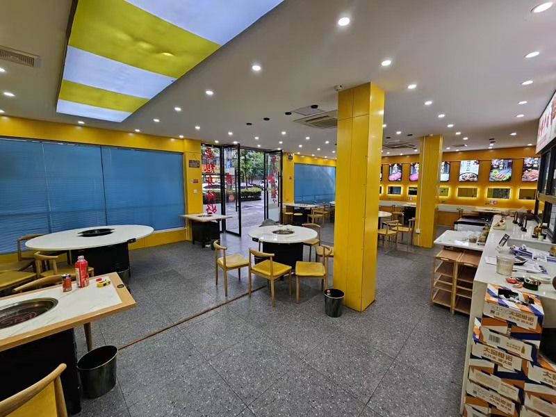 好运转（阿宽黄牛羊火锅）主街十字路口旁纯一层135㎡火锅店转让