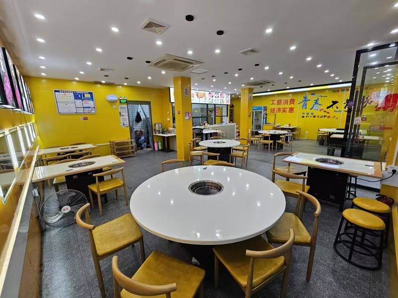 好运转（阿宽黄牛羊火锅）主街十字路口旁纯一层135㎡火锅店转让