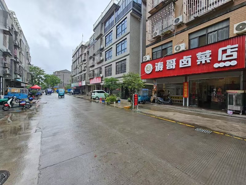 好运转（涛哥卤菜店）开放式小区进出口店铺转让、可做餐饮