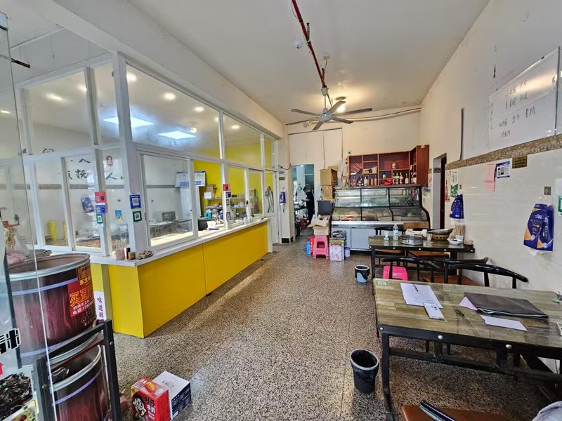 好运转（涛哥卤菜店）开放式小区进出口店铺转让、可做餐饮