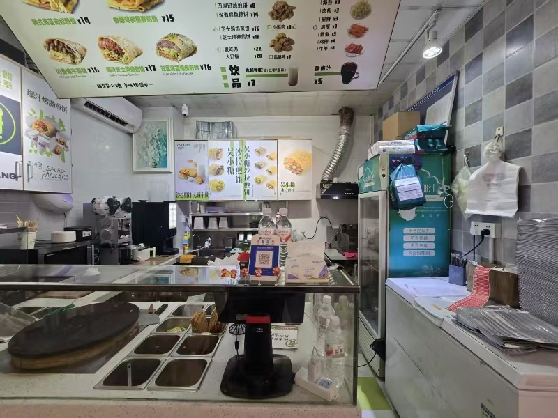 好运转（555）平湖大润发西入口沙拉煎饼店转让