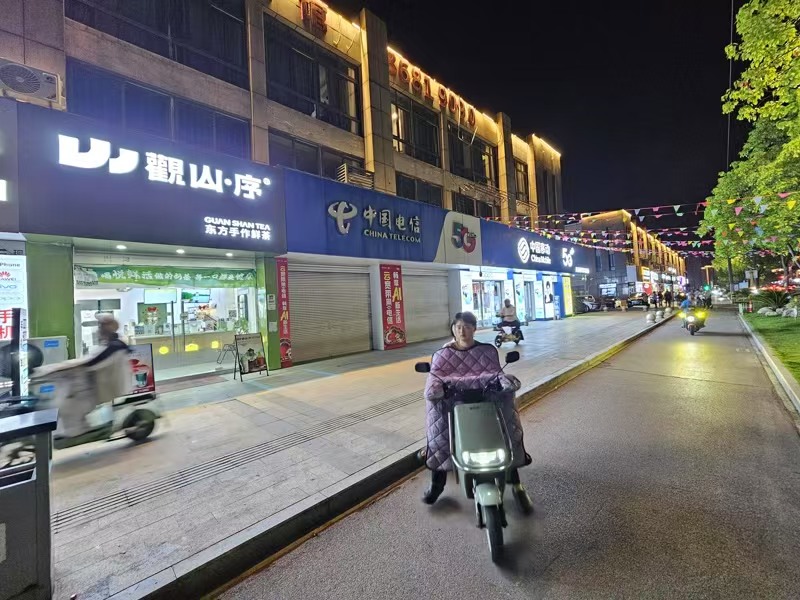 好运转（观山序）小区门口旁商业街营业中奶茶饮品店转让