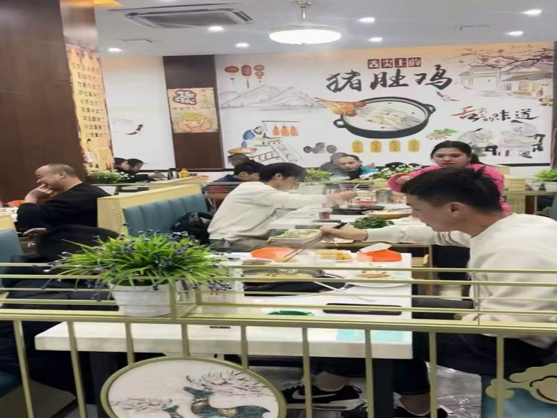 好运转（云南天麻猪肚鸡）营业中上下两层230平餐饮店转让、3万急转