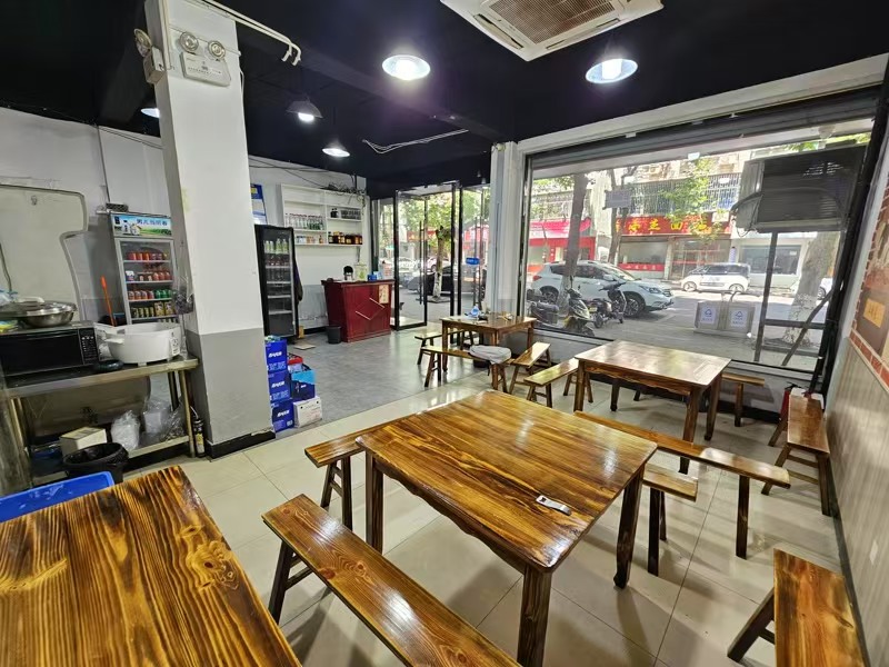好运转（江湖菜）营业中上下两层180㎡餐饮店低价转让