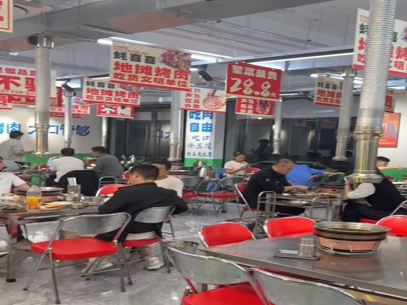 好运转（蚝喜喜地摊烤肉）商业娱乐综合体200㎡5间纯一层餐饮店转让