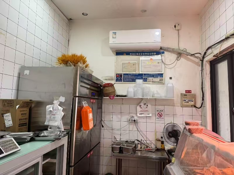 好运转（576）余新镇学校小区旁熟食店转让可店内加工