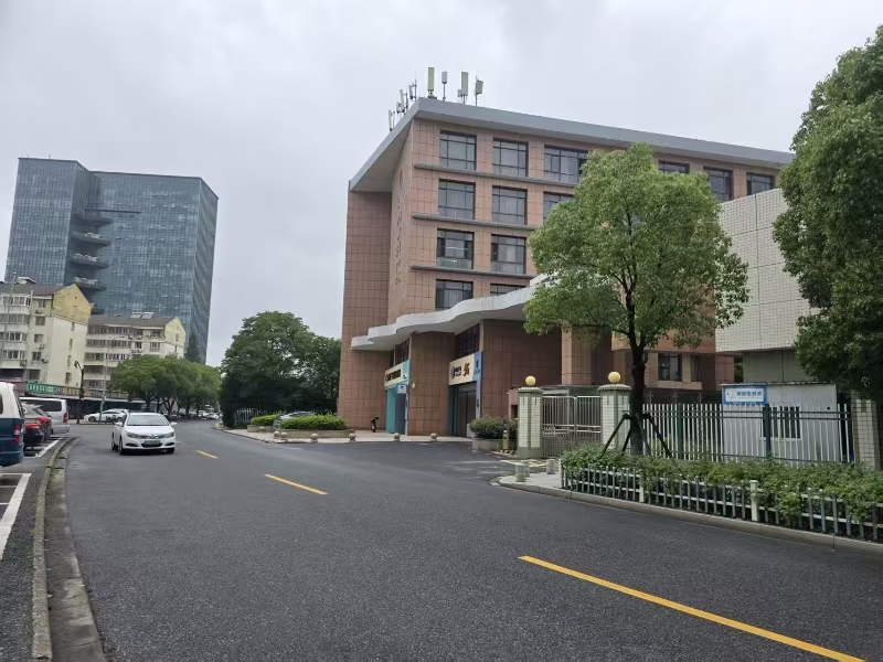 好运转（575）小区卫生院大学旁小吃店转让