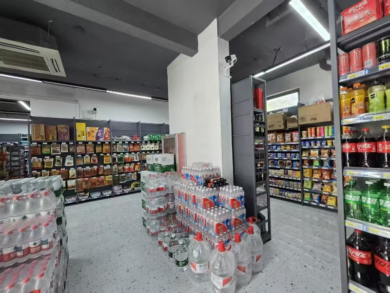 好运转（578）平湖小区门口第一家超市店转让