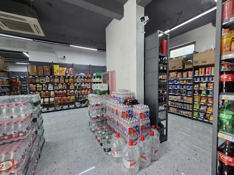 好运转（578）平湖小区门口第一家超市店转让