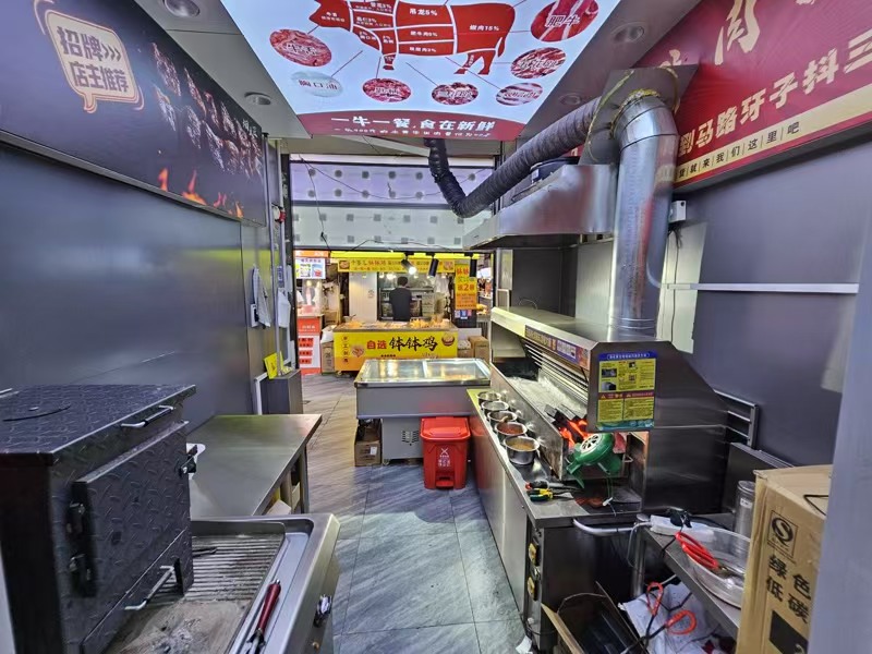 好运转（越秀集市小吃店转让）大学对面美食城拐角处15平小吃店转让