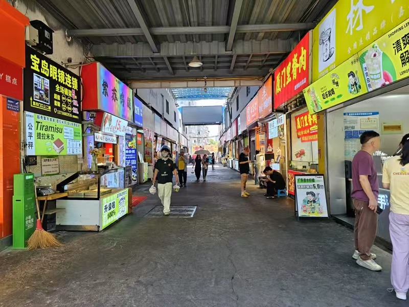 好运转（越秀集市小吃店转让）大学对面美食城拐角处15平小吃店转让