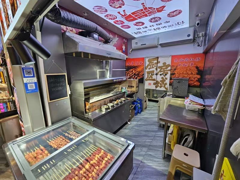 好运转（越秀集市小吃店转让）大学对面美食城拐角处15平小吃店转让