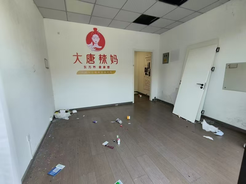 好运转 （大唐辣妈美容店出租）嘉兴市秀州区汽车北站小区门口美容店出租
