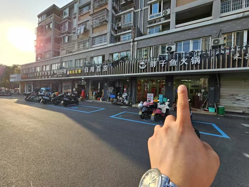 好运转（胖子鱼火锅）两间两层120㎡餐饮店转让  营业额4000+
