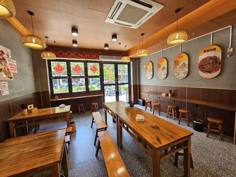 好运转（生烫牛肉米线）写字楼下面餐饮小吃美食街牛肉米线店转让