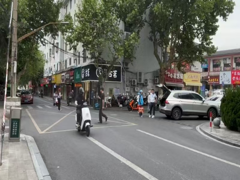 好运转（米线店转让）大润发商圈、步行街品牌小吃店转让