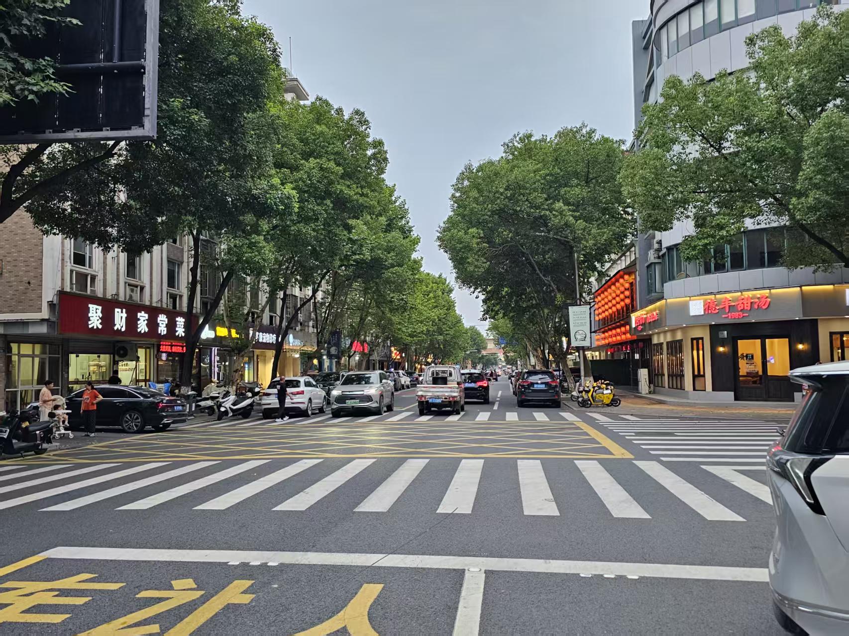 好运转（110平精装烧烤店）桐乡市濮院金龙新村数万人成熟小区烧烤店转让