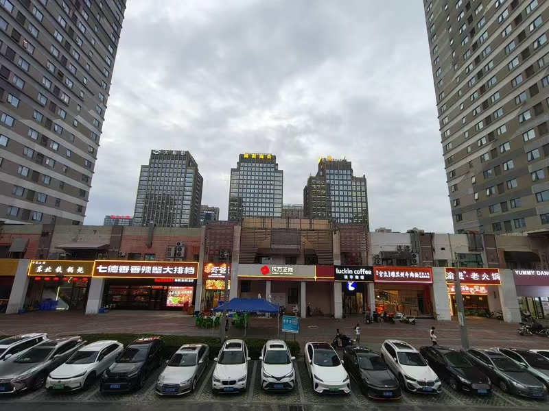 好运转（石灰石烧鸡公）嘉兴市南湖区万达广场春江中心餐饮店转让