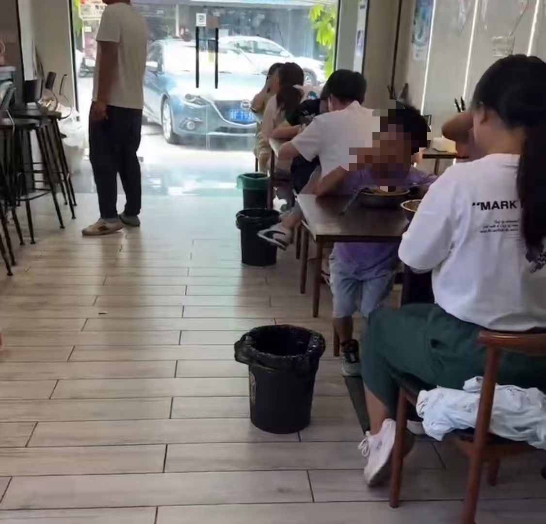 好运转（粉屋螺蛳粉）嘉善明珠小区纯一层40㎡小吃店转让