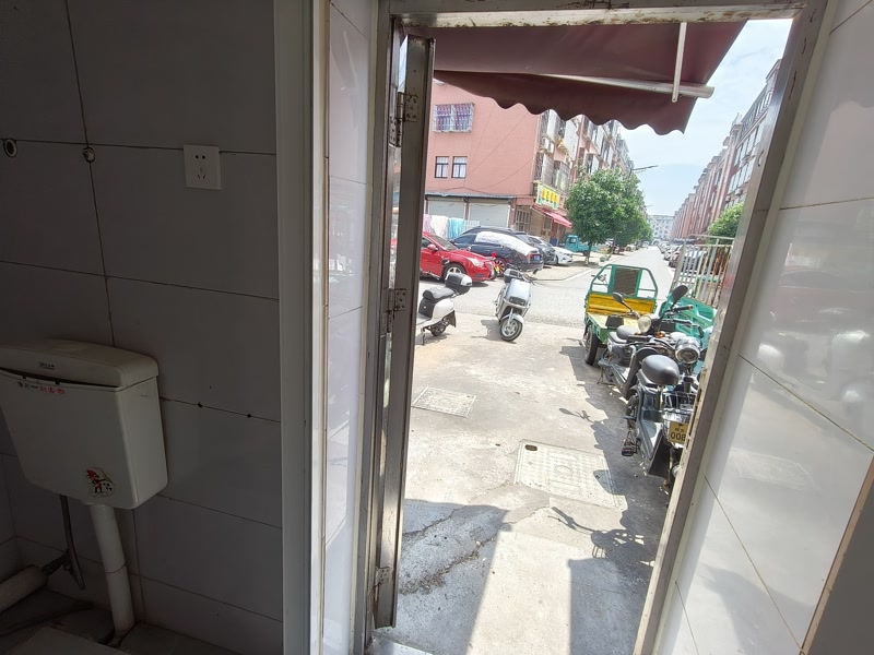 好运转（餐饮店出租）桐乡市濮院小区门口学校对面旺铺出租