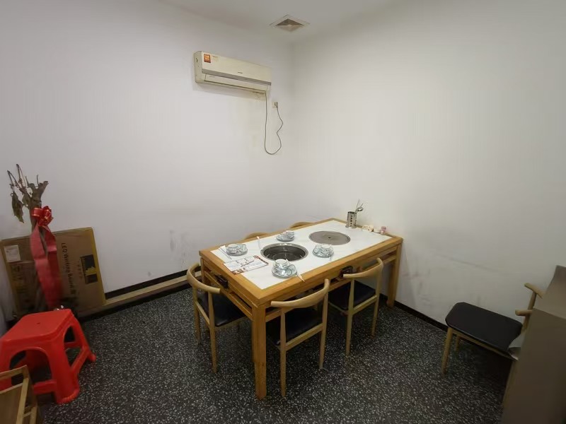 好运转（沸腾鱼馆）主街十字路口旁纯一层110㎡餐饮店转让