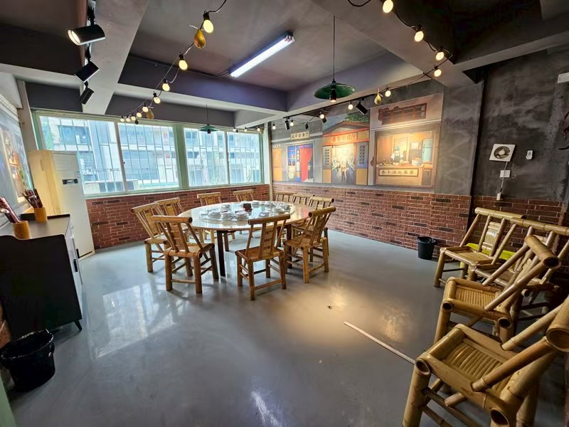 好运转（赣之味.江西小炒）工业区附近餐饮街上、江西小炒340平餐饮店转让