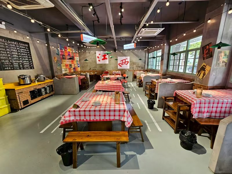 好运转（赣之味.江西小炒）工业区附近餐饮街上、江西小炒340平餐饮店转让