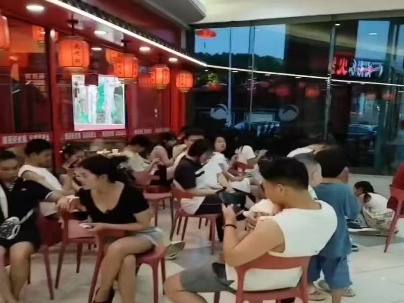 好运转（吴老幺火锅）大润发正大门口餐饮店寻项目合作或对外承包经营