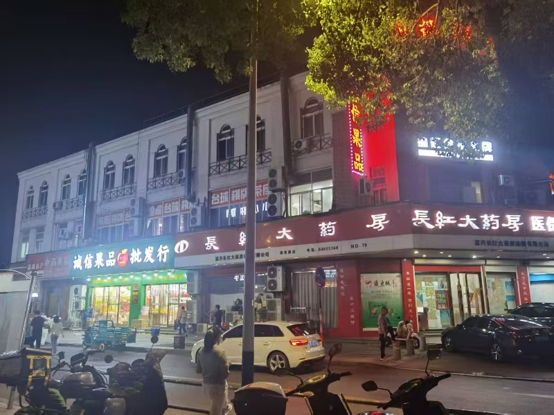 好运转（贝鲁卡艺术中心）杜鹃小区北区门口共500㎡艺术中心店转让