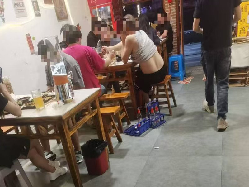 好运转（集味烧烤）双小区门口精装110㎡烧烤店转让、可外摆