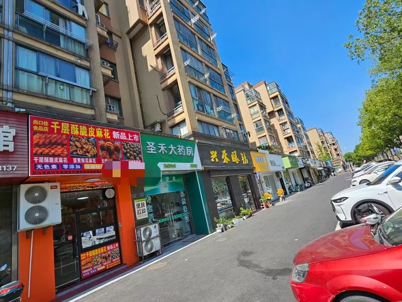好运转（千层酥脆皮麻花）品牌小吃店店隔壁60平小吃店转让