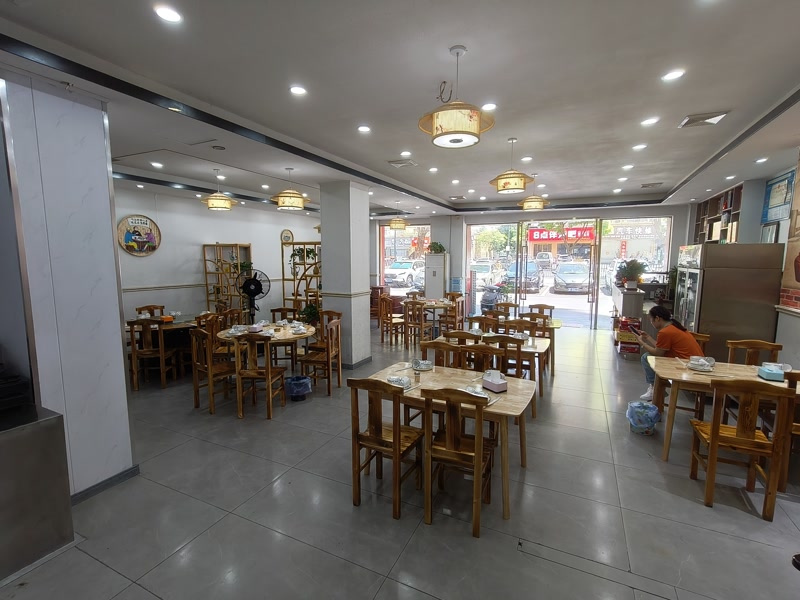 好运转（锦园土菜）平湖市宏建路小区门口纯一层220平餐饮店转让